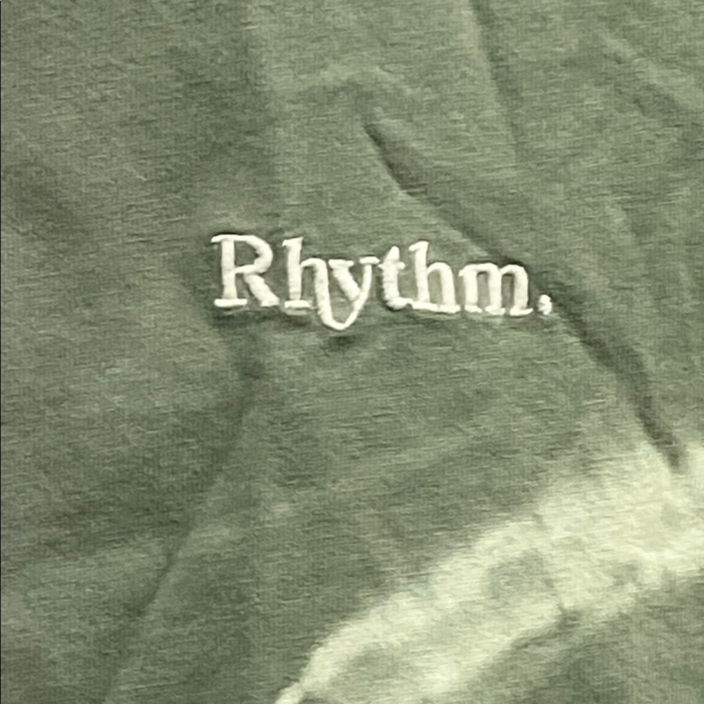 NWT-Rhythm. Green and White Tie-Dye Men's Tee - Picture 4 of 10